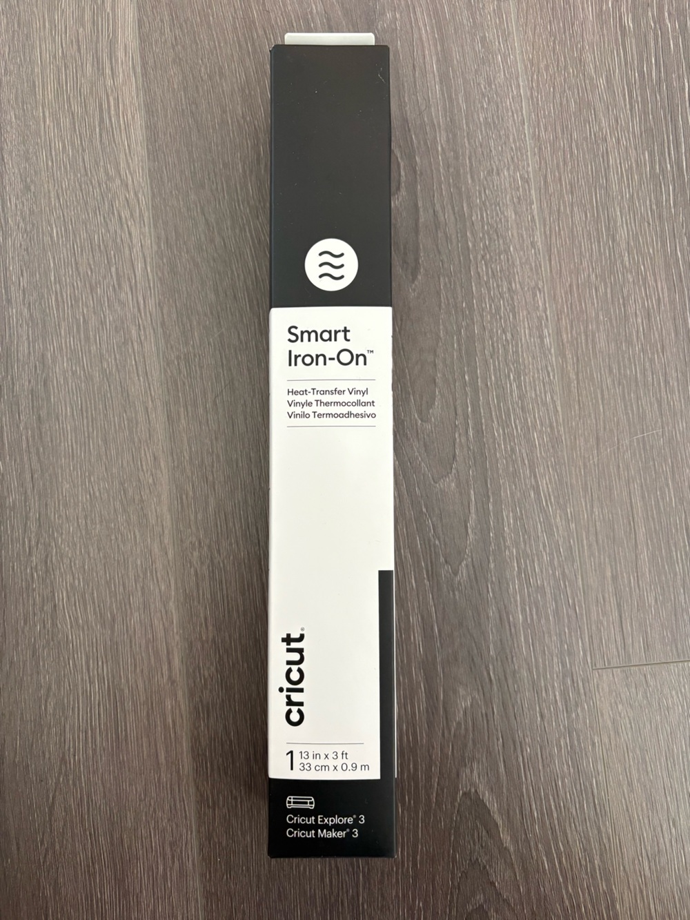 Cricut Smart Iron-On Vinyl – Black & White Packaging circut explore 3